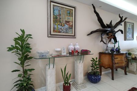 Apartamento à venda com 114m², 4 quartos e 2 vagas Apartamento à venda com 114m², 4 quartos e 2 vagasSala