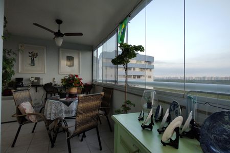 Apartamento à venda com 114m², 4 quartos e 2 vagas Apartamento à venda com 114m², 4 quartos e 2 vagasVaranda da Sala