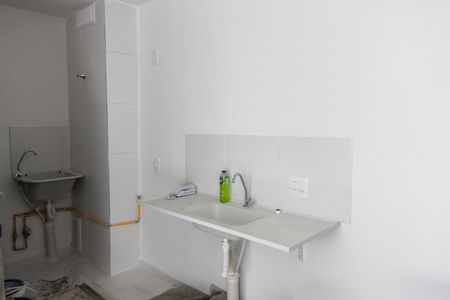 Cozinha de apartamento para alugar com 2 quartos, 33m² em Jardim Gilda Maria, São Paulo