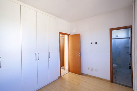Suíte  de apartamento para alugar com 2 quartos, 62m² em Arvoredo, Contagem