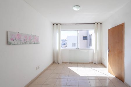 Sala de apartamento para alugar com 2 quartos, 62m² em Arvoredo, Contagem