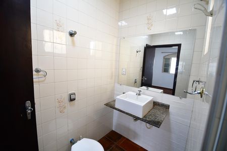 Casa para alugar com 250m², 3 quartos e 4 vagasBanheiro Suíte