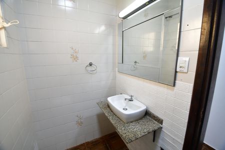 Casa para alugar com 250m², 3 quartos e 4 vagasBanheiro Social
