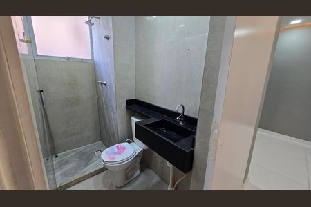 Apartamento à venda com 48m², 2 quartos e 1 vaga Apartamento à venda com 48m², 2 quartos e 1 vagaBanheiro