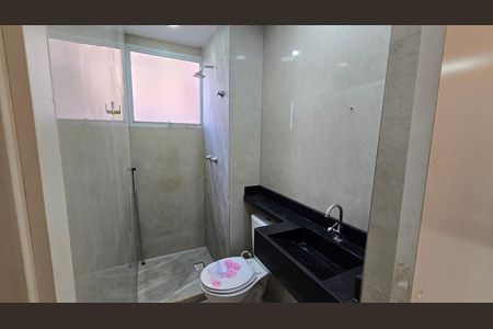 Banheiro de apartamento para alugar com 2 quartos, 48m² em Santíssimo, Rio de Janeiro