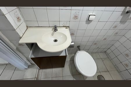 Banheiro da suíte de casa para alugar com 1 quarto, 90m² em Parque Taquaral, Campinas