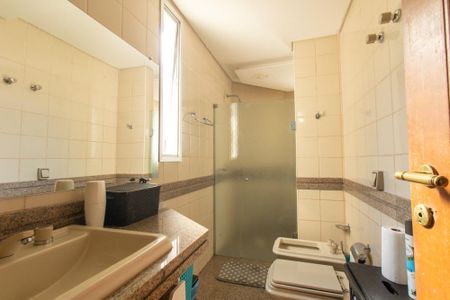 Apartamento à venda com 166m², 4 quartos e 2 vagas Apartamento à venda com 166m², 4 quartos e 2 vagasBanheiro da Suite