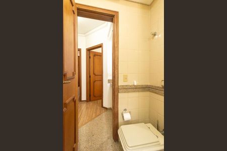 Apartamento à venda com 166m², 4 quartos e 2 vagas Apartamento à venda com 166m², 4 quartos e 2 vagasBanheiro Social
