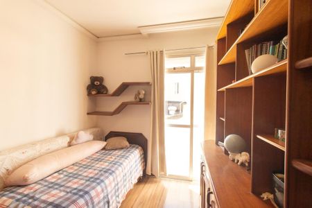 Apartamento à venda com 166m², 4 quartos e 2 vagas Apartamento à venda com 166m², 4 quartos e 2 vagasQuarto 2