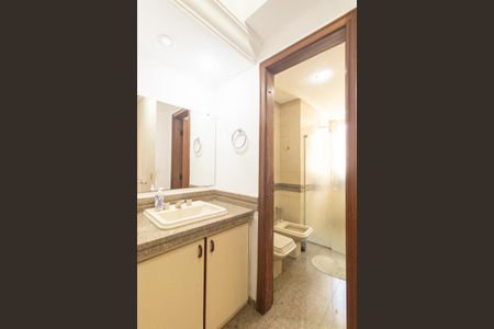 Apartamento à venda com 166m², 4 quartos e 2 vagas Apartamento à venda com 166m², 4 quartos e 2 vagasBanheiro Social