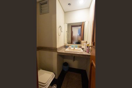 Apartamento à venda com 166m², 4 quartos e 2 vagas Apartamento à venda com 166m², 4 quartos e 2 vagasLavabo