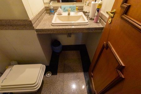 Apartamento à venda com 166m², 4 quartos e 2 vagas Apartamento à venda com 166m², 4 quartos e 2 vagasLavabo