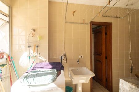 Apartamento à venda com 166m², 4 quartos e 2 vagas Apartamento à venda com 166m², 4 quartos e 2 vagasÁrea de Serviço