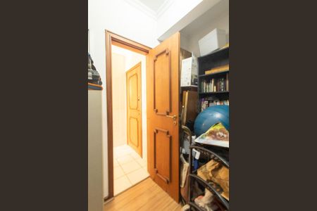 Apartamento à venda com 166m², 4 quartos e 2 vagas Apartamento à venda com 166m², 4 quartos e 2 vagasQuarto de Serviço