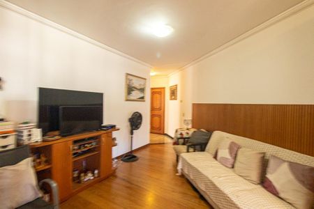 Apartamento à venda com 166m², 4 quartos e 2 vagas Apartamento à venda com 166m², 4 quartos e 2 vagasSala de TV