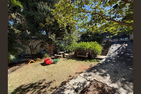 Área externa de casa à venda com 2 quartos, 300m² em Santa Tereza, Belo Horizonte
