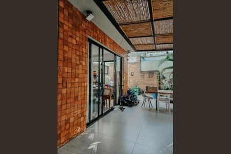 Casa à venda com 300m², 2 quartos e 3 vagas
