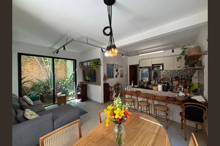 Sala de casa à venda com 2 quartos, 300m² em Santa Tereza, Belo Horizonte