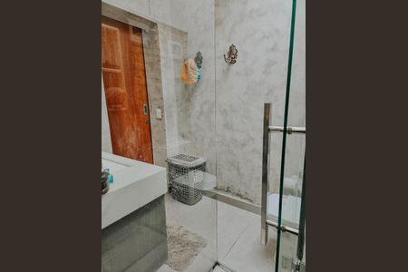 Casa à venda com 300m², 2 quartos e 3 vagas