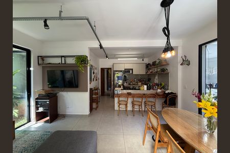 Sala de casa à venda com 2 quartos, 300m² em Santa Tereza, Belo Horizonte