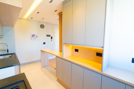 Apartamento para alugar com 52m², 2 quartos e 1 vaga Apartamento para alugar com 52m², 2 quartos e 1 vagaCozinha e Área de Serviço