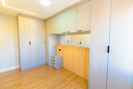 Quarto 1 de apartamento para alugar com 2 quartos, 52m² em São Judas, São Paulo