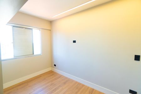Quarto 1 de apartamento para alugar com 2 quartos, 52m² em São Judas, São Paulo