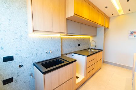Cozinha e Área de Serviço de apartamento para alugar com 2 quartos, 52m² em São Judas, São Paulo