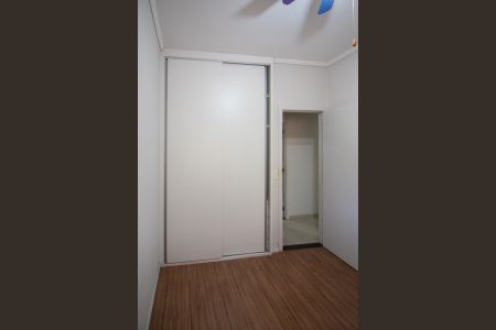 Apartamento à venda com 114m², 3 quartos e 2 vagas Apartamento à venda com 114m², 3 quartos e 2 vagasQuarto 1
