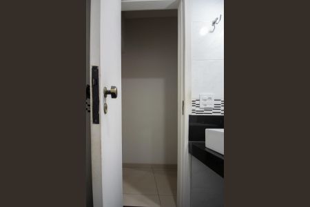Apartamento à venda com 114m², 3 quartos e 2 vagas Apartamento à venda com 114m², 3 quartos e 2 vagasBanheiro Social