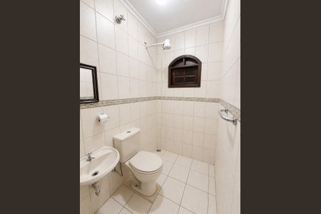 Banheiro de casa à venda com 3 quartos, 146m² em Conjunto Residencial Pombeva, São Bernardo do Campo