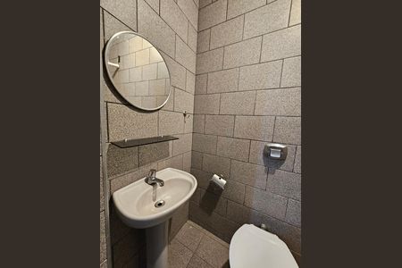 Banheiro 2 de casa para alugar com 3 quartos, 140m² em Edson Passos, Mesquita