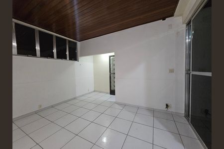Casa para alugar com 140m², 3 quartos e 5 vagas Casa para alugar com 140m², 3 quartos e 5 vagasSala 2