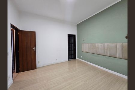 Casa para alugar com 140m², 3 quartos e 5 vagas Casa para alugar com 140m², 3 quartos e 5 vagasSuíte