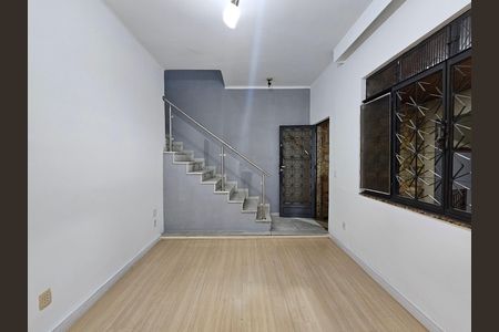 Casa para alugar com 140m², 3 quartos e 5 vagas Casa para alugar com 140m², 3 quartos e 5 vagasSala