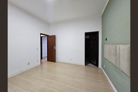 Casa para alugar com 140m², 3 quartos e 5 vagas Casa para alugar com 140m², 3 quartos e 5 vagasSuíte