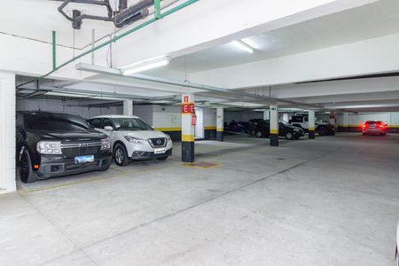 Garagem de casa de condomínio para alugar com 2 quartos, 92m² em Conjunto Residencial Vista Verde, São Paulo