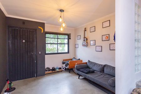 Sala de casa de condomínio para alugar com 2 quartos, 92m² em Conjunto Residencial Vista Verde, São Paulo