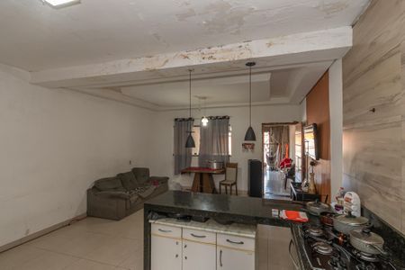 Casa à venda com 129m², 2 quartos e 2 vagasSala/Cozinha 