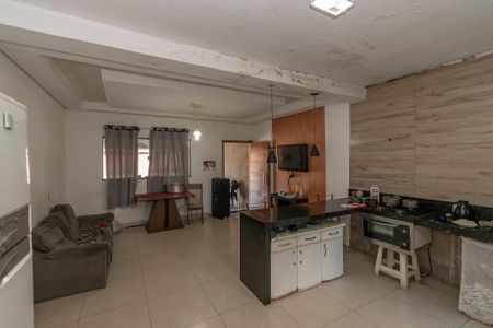 Casa à venda com 129m², 2 quartos e 2 vagasSala/Cozinha 