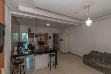 Casa à venda com 129m², 2 quartos e 2 vagasSala/Cozinha 