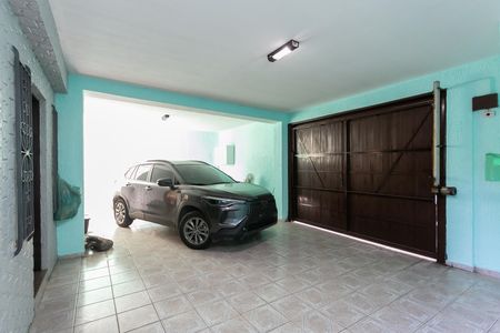 Garagem  de casa à venda com 3 quartos, 300m² em Jardim Pedro José Nunes, São Paulo