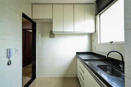 Cozinha de apartamento para alugar com 2 quartos, 50m² em Padre Eustáquio, Belo Horizonte