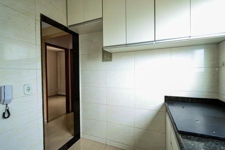Cozinha de apartamento para alugar com 2 quartos, 50m² em Padre Eustáquio, Belo Horizonte