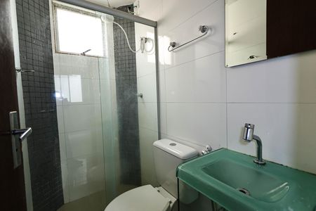 Banheiro de apartamento para alugar com 2 quartos, 50m² em Padre Eustáquio, Belo Horizonte