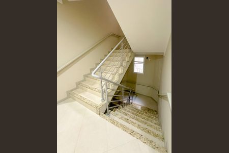 Apartamento para alugar com 120m², 3 quartos e 2 vagasEscada