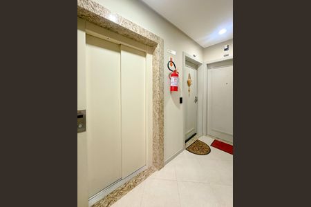 Apartamento para alugar com 120m², 3 quartos e 2 vagasHall social