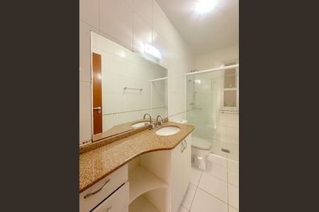 Apartamento para alugar com 120m², 3 quartos e 2 vagasBanheiro