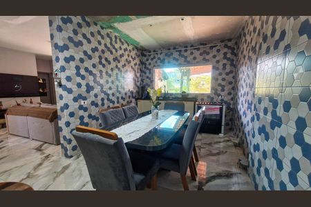 Casa à venda com 114m², 3 quartos e 2 vagas