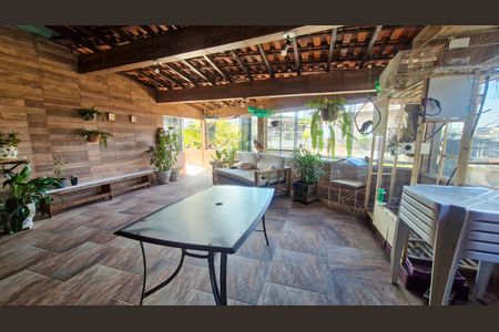 Casa à venda com 114m², 3 quartos e 2 vagas